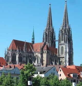 ドイツのレーゲンスブルク大聖堂.jpg