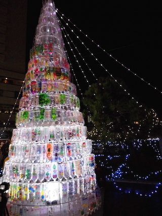 ペットボトルを使ったクリスマスツリー.jpg