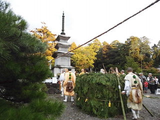 採燈護摩の法要.jpg