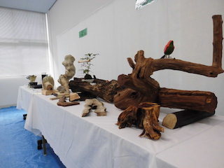 木工や陶器の作品