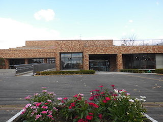 東近江市成人式記念式典の八日市文化芸術会館.jpg