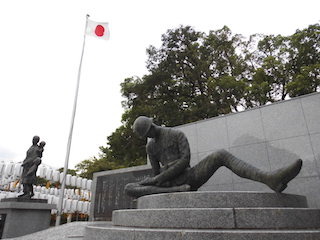 父の像(戦争の日本兵の銅像).jpg