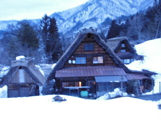 白川郷・五箇山の合掌造り集落は世界文化遺産.jpg