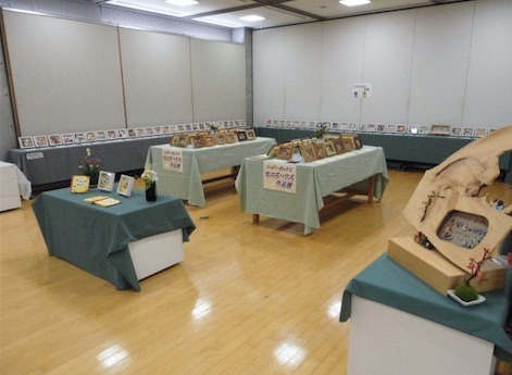 能登川博物館ギャラリーでシャドーボックス展.jpg