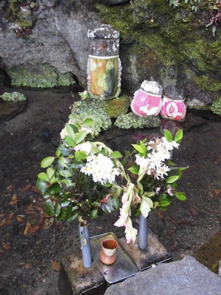 西行水・泡子塚(さいぎょうすい・あわこづか).jpg