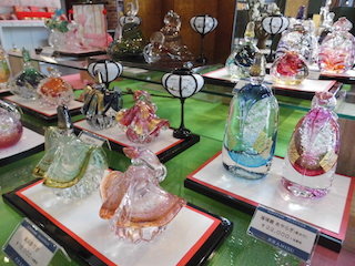 黒壁ガラスのお雛様展.jpg